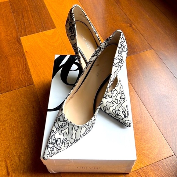 Nine West NWOT Women’s Black Barbe Pumps - Picture 2 of 16